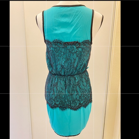Beautiful turquoise dress with black lace - Picture 2 of 5